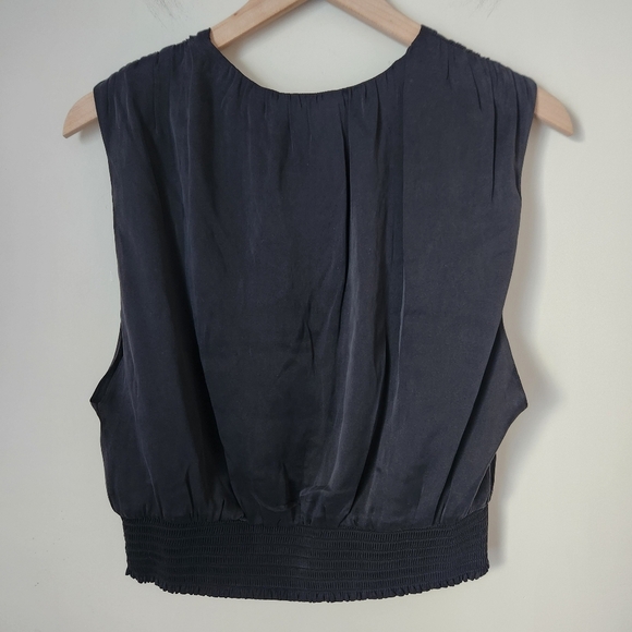 NWT Alice + Olivia | Silk Blend V-Neck Button Front Sleeveless Blouse - Size M - Picture 5 of 10
